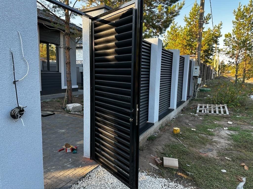 Забор-жалюзи 18м RAL9005/9005 Черный двухсторонний МАТТЕ фото 6 в Йошкар-Оле