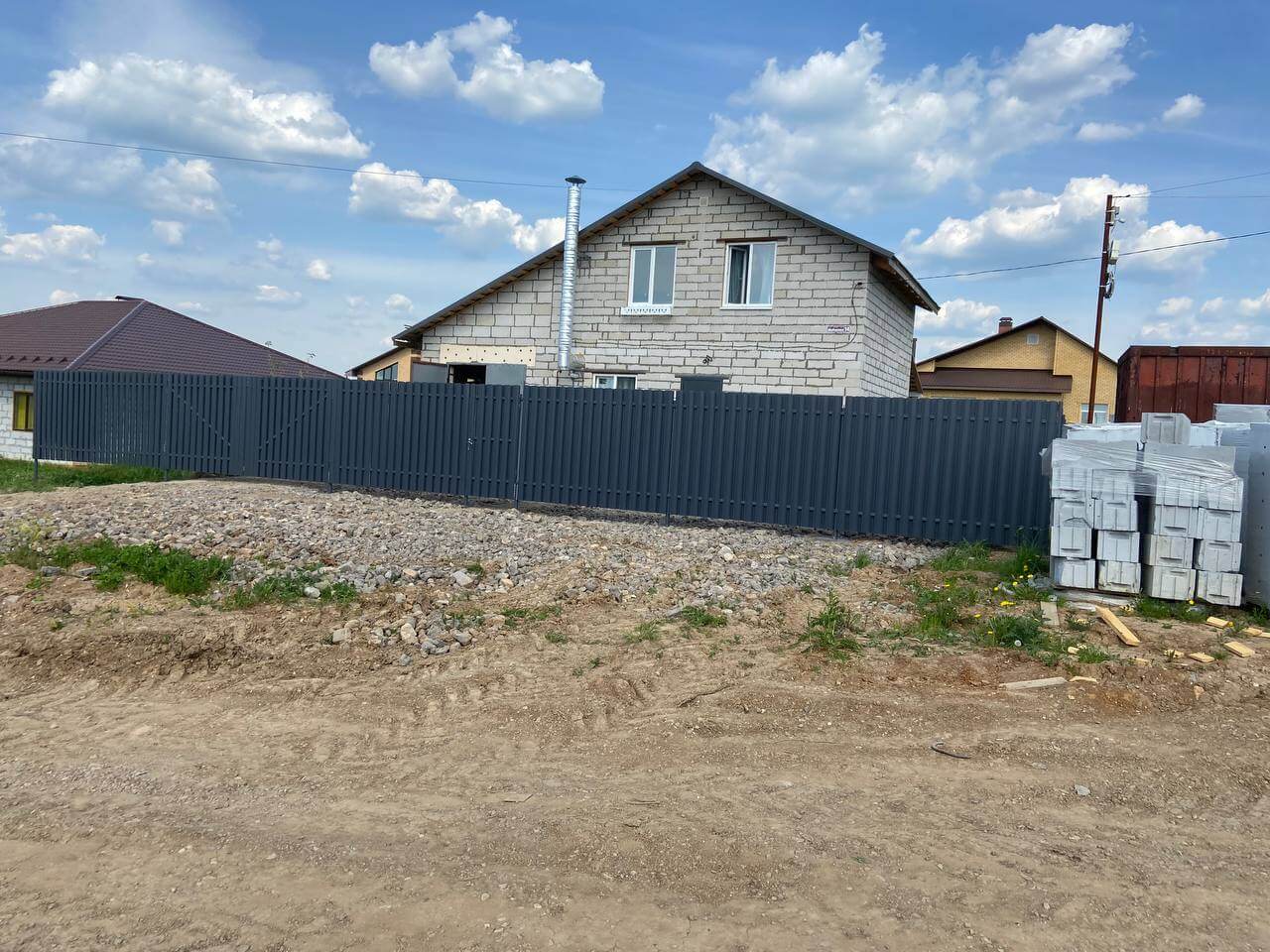 Забор из евроштакетника 16м RAL7024 Серый Графит фото 6 в Йошкар-Оле