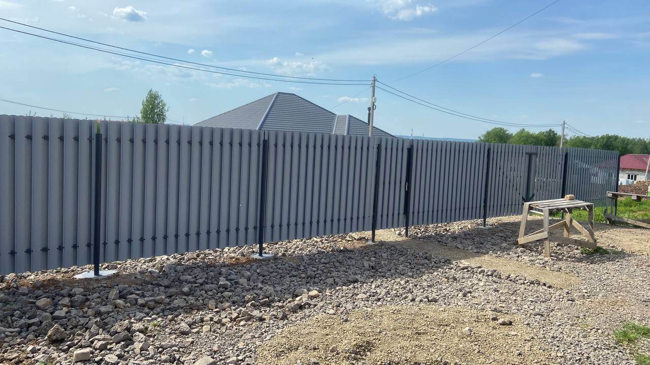 Забор из евроштакетника 16м RAL7024 Серый Графит фото 2 в Йошкар-Оле