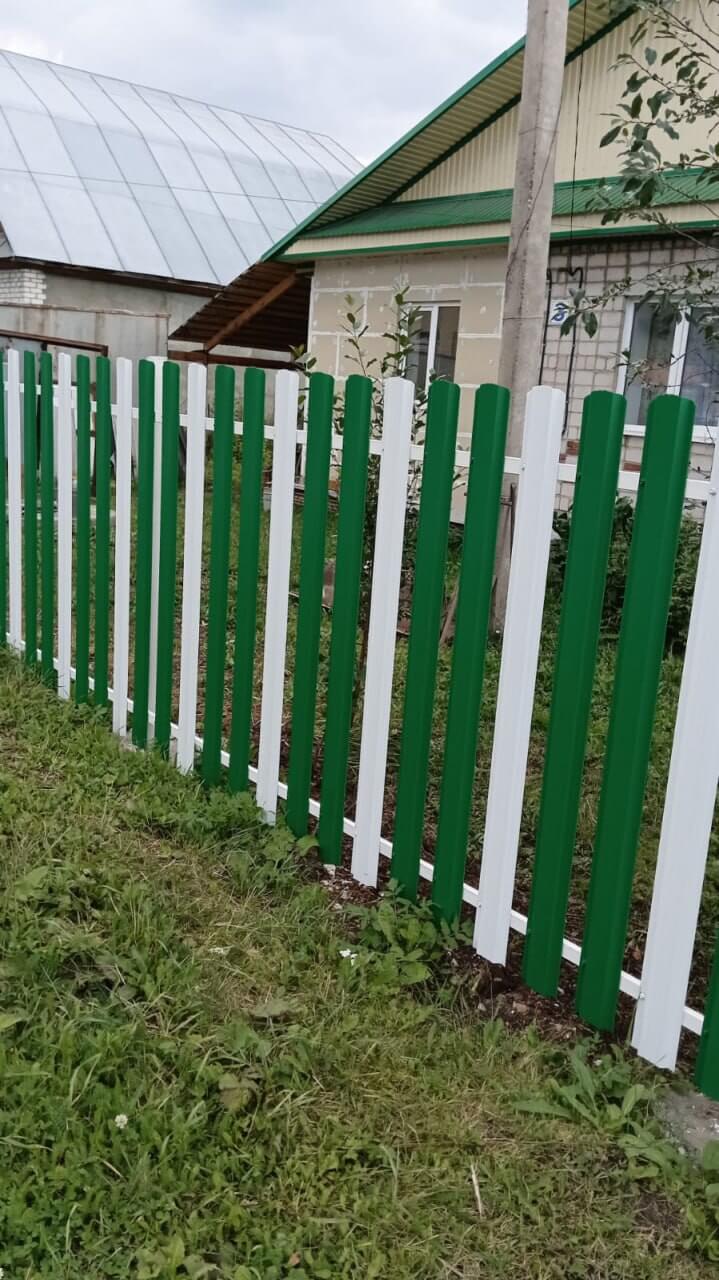 Забор из евроштакетника 10м RAL9003 Белый, RAL6029 Зеленая Мята фото 2 в Йошкар-Оле