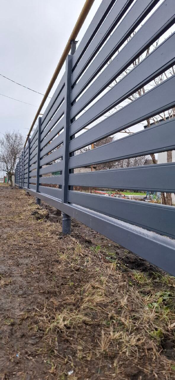 Забор-ранчо из металлического планкена 32м RAL7024/7024 Серый Графит двусторонний МАТТЕ фото 1 в Йошкар-Оле