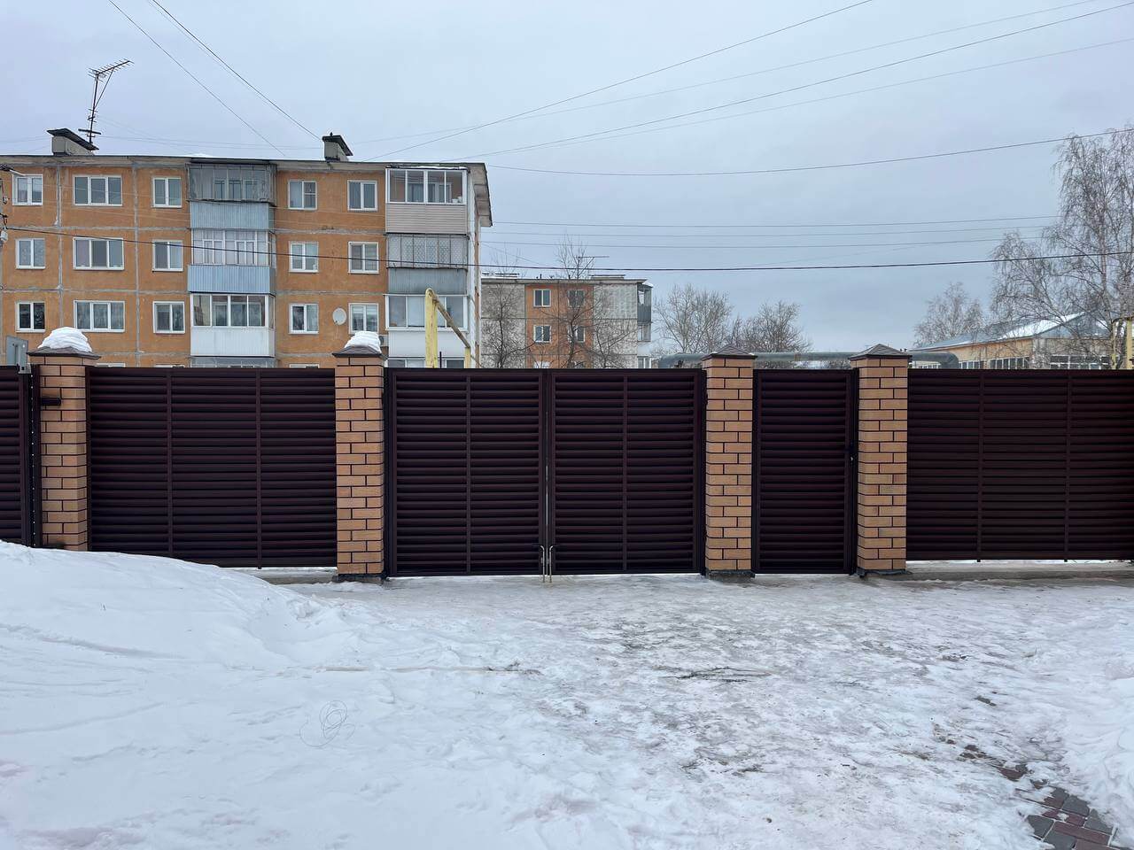 Забор-жалюзи из ламелей ЭКО-Z 87м RAL8017/8017 Шоколад двусторонний МАТТЕ фото 1 в Йошкар-Оле